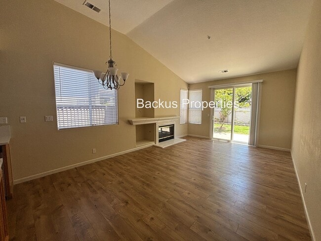 Building Photo - Great home in North Salinas with office/bo...