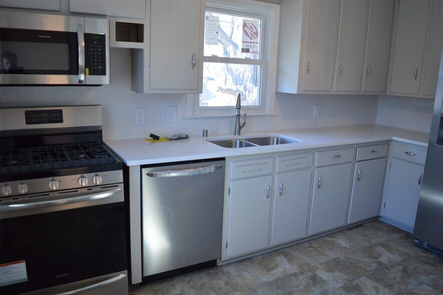 Building Photo - 5503 Flamingo Rd