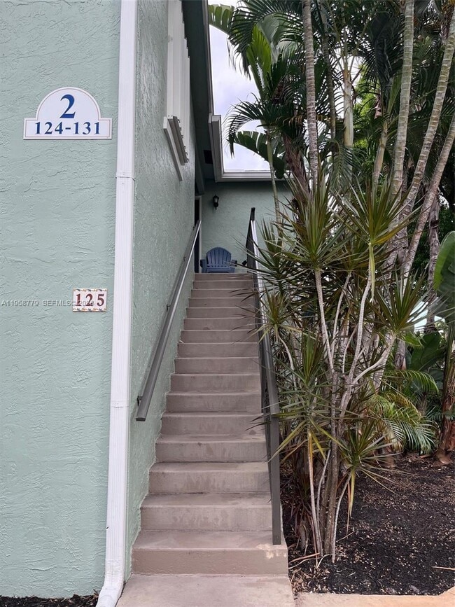 Building Photo - 125 Waterside Dr