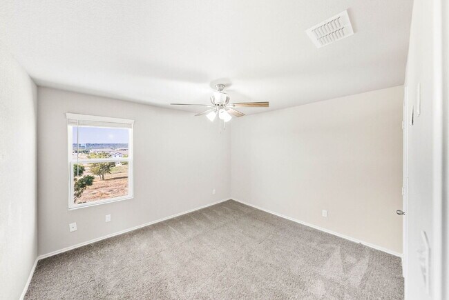 Building Photo - LOWEST PRICED!!!!!