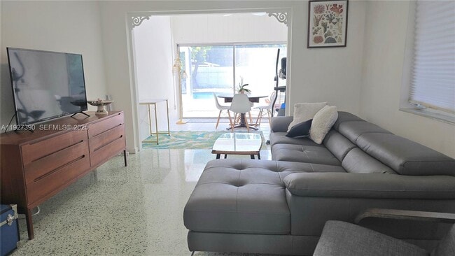 Building Photo - 6550 SW 26th St