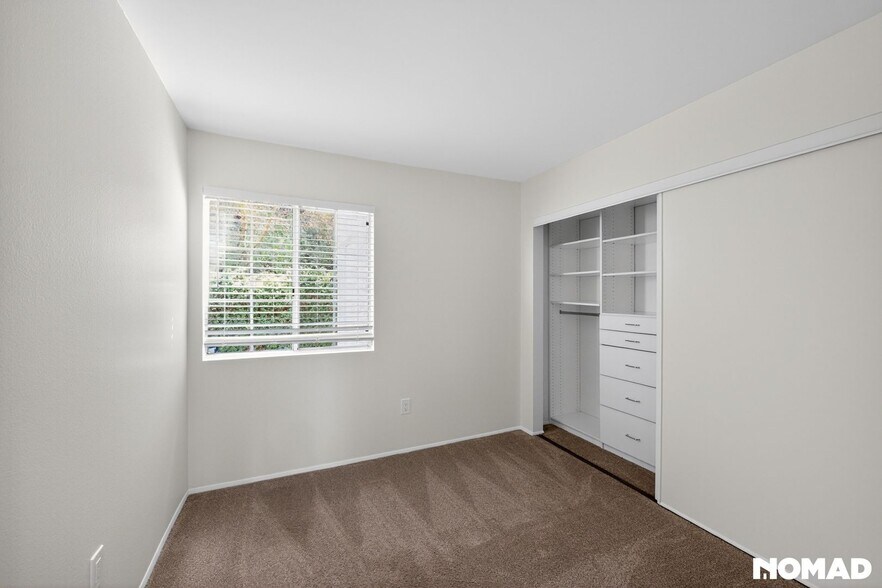 Building Photo - 2893 Sanford Ln