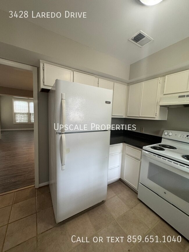 Building Photo - 3428 Laredo Dr