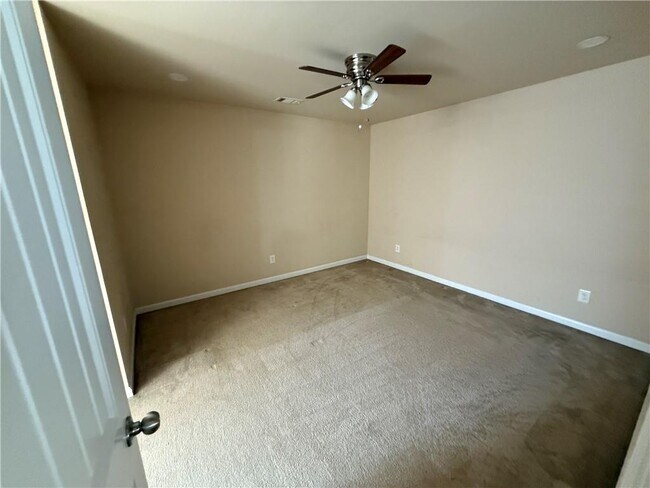 Building Photo - 480 Meadow Hill Dr