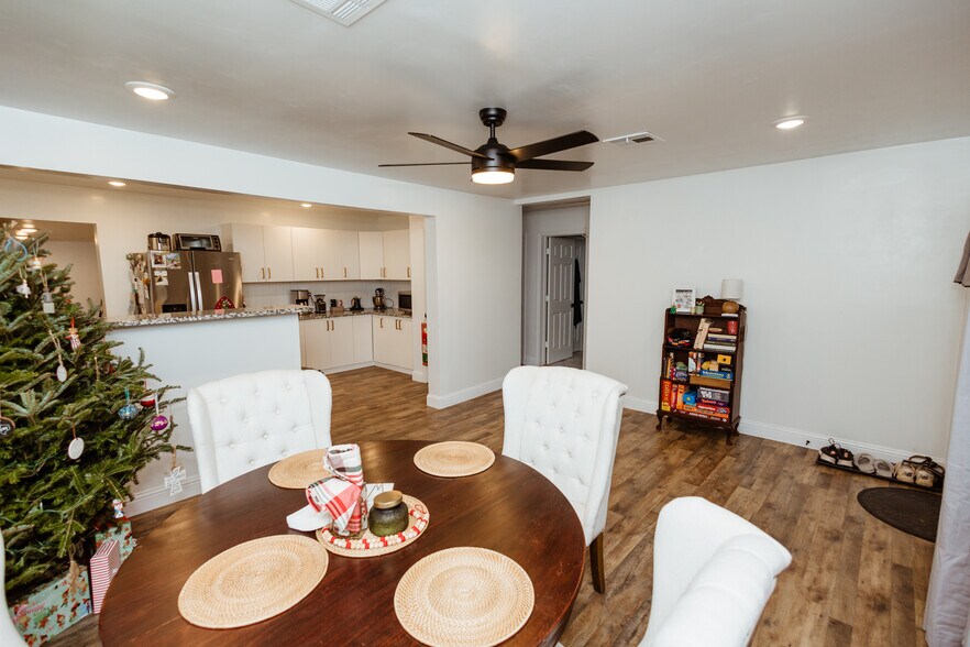 Building Photo - 3836 Leland Ave