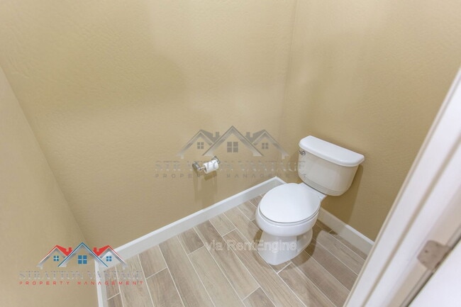 Building Photo - 5908 E Bramble Berry Ln