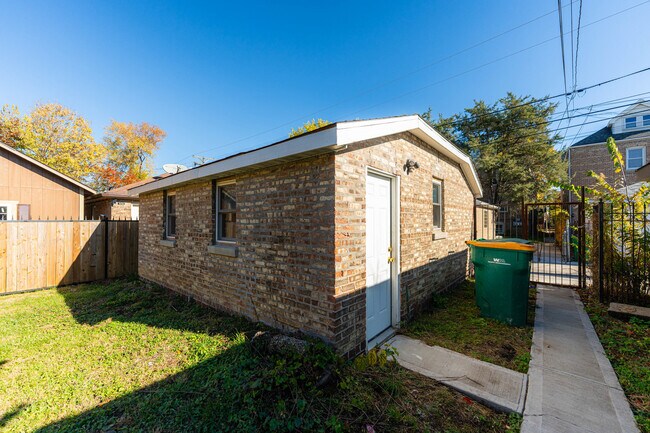 Building Photo - 1809 Euclid Ave