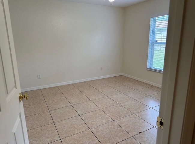 Building Photo - 23 Reidsville Dr