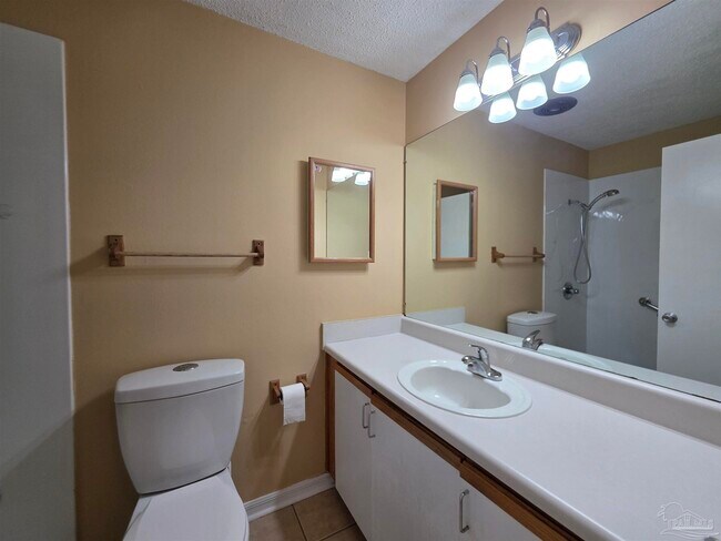 Building Photo - 8101 Chapperal Dr