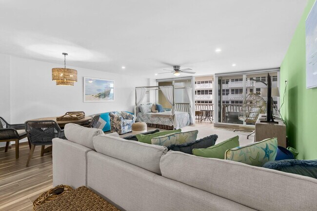 Building Photo - 4020 Galt Ocean Dr