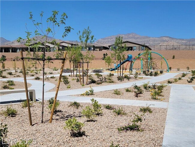 Building Photo - BRAND NEW 3 BED, 2.5 BATH TOWNHOME IN NW L...