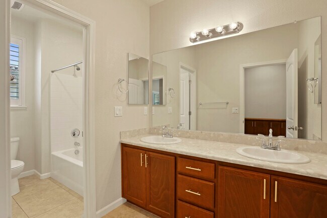 Building Photo - 3920 Purple Finch Ln