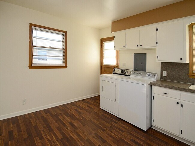 Building Photo - 5115 S 48th Ave