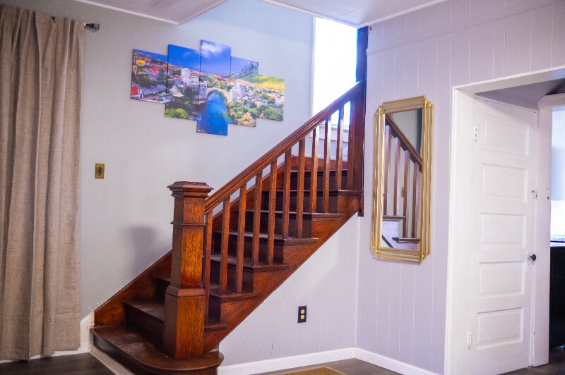 Building Photo - 440 W Main St