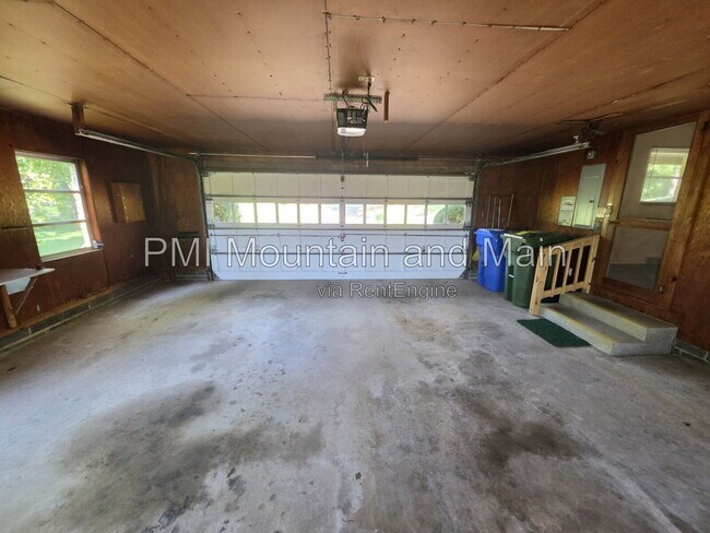 Building Photo - 99 Marlborough Rd