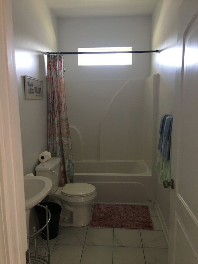 Building Photo - Great 3/2 Fully Furnished-TDY Welcome!!