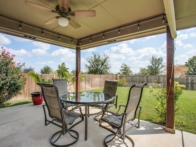 Building Photo - 10333 Bradshaw Dr