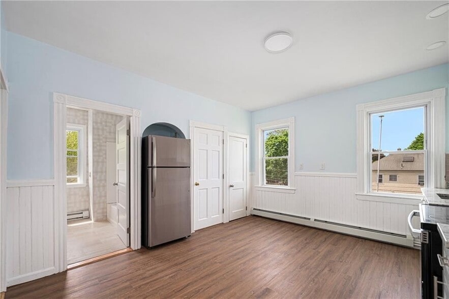 Building Photo - 87 Lyman Ave