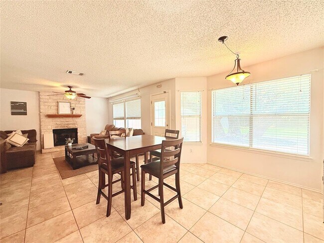 Building Photo - 1407 Deer Ledge Trail