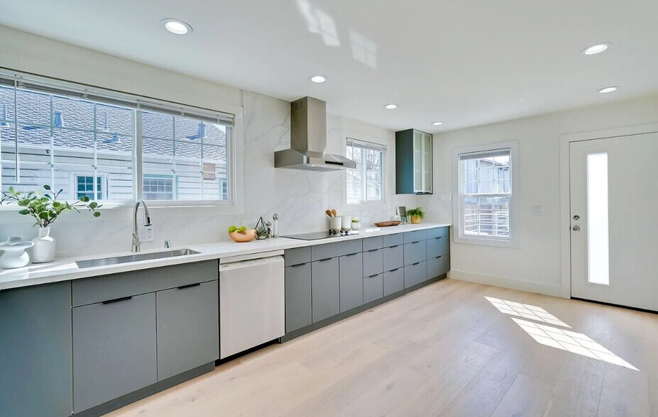 Building Photo - 331 San Antonio Ave