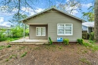 Building Photo - Charming Home with Open Floor Plan & Cover...
