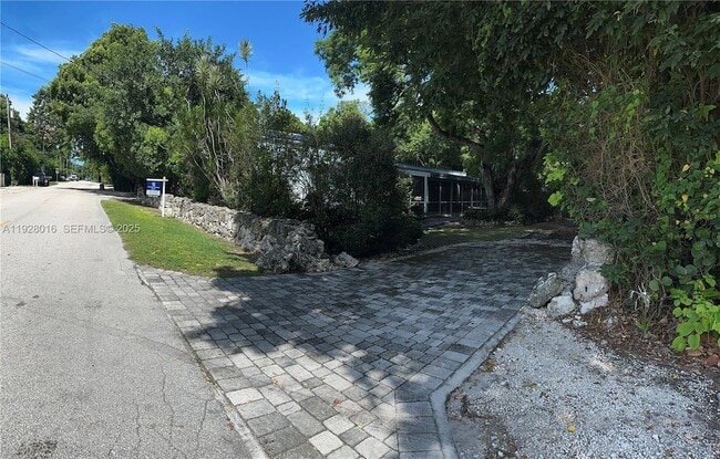 Building Photo - 349 Mahogany Dr