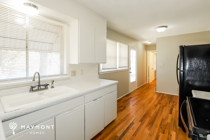 Building Photo - 9317 Eastern Ave