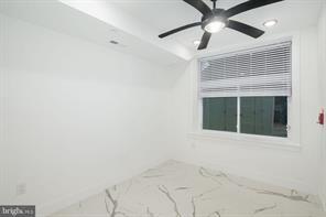 Building Photo - 2000 N Front St