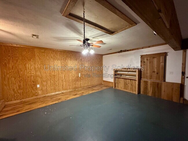 Building Photo - 23 Creekstone Ln