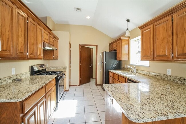 Building Photo - 2213 SW 137th Pl
