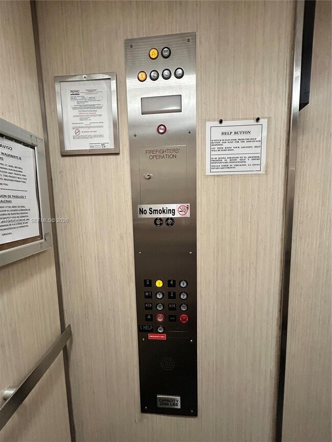 Building Photo - 3000 Sunrise Lakes Dr W