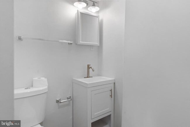 Building Photo - 2305 Pickwick Rd