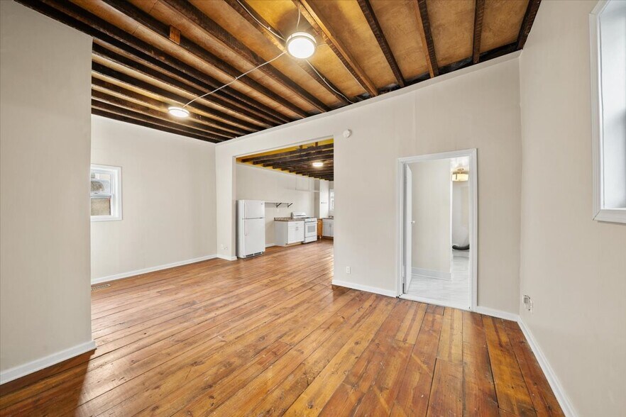 Building Photo - 1822 Holly St