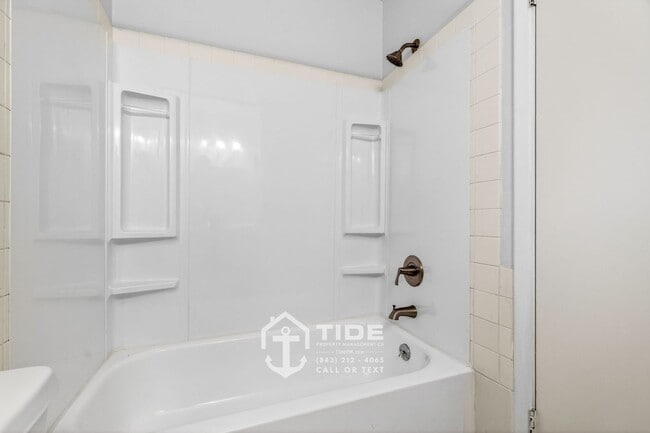 Building Photo - Spacious Home in the Heart of Summerville