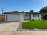 Building Photo - 934 W Alamos Ave