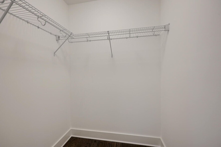 First-floor king bedroom 2 with walk-in closet - 726 Mill Creek Meadow Dr