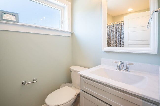 Building Photo - PERFECT BEACH GETAWAY - AVAILABLE MID-DECE...