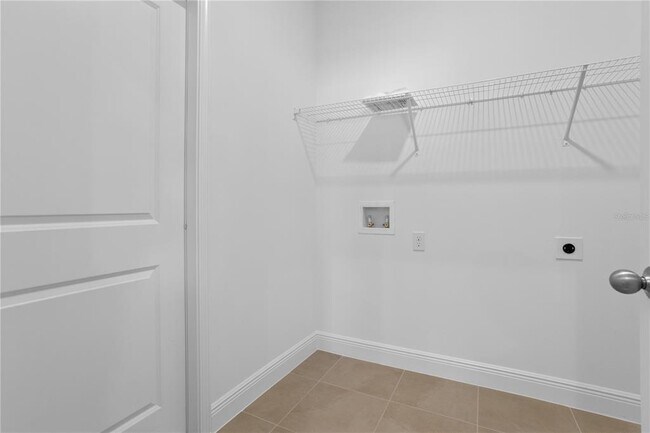 Building Photo - 1940 Sunshine Peak Dr