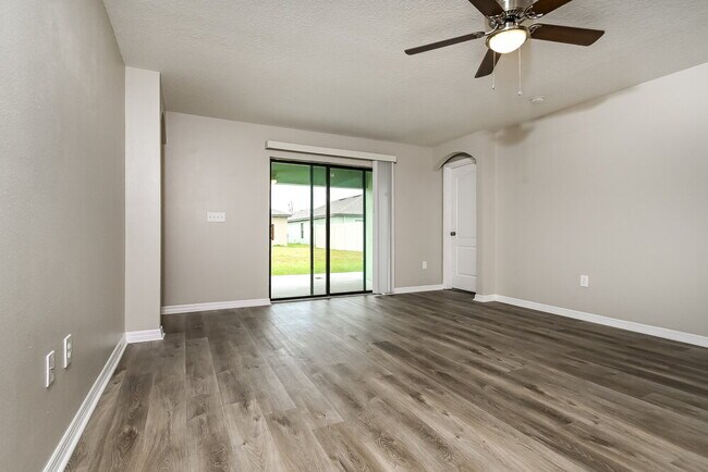 Building Photo - 920 Wynnmere Walk Ave