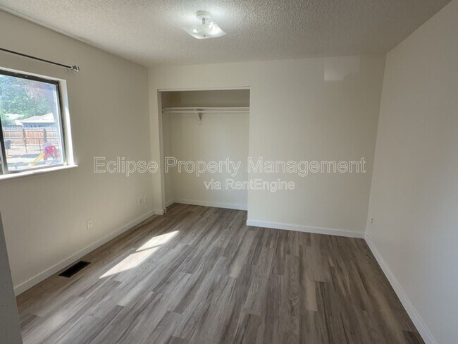 Building Photo - 3228 White Ave