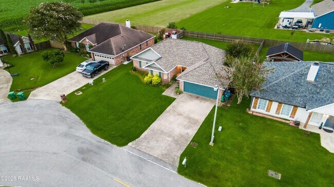 Building Photo - 213 Longleaf Dr