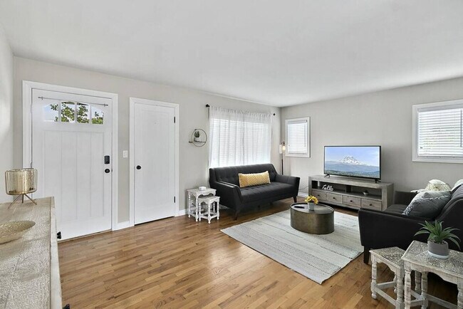 Building Photo - 4506 N Ferdinand St