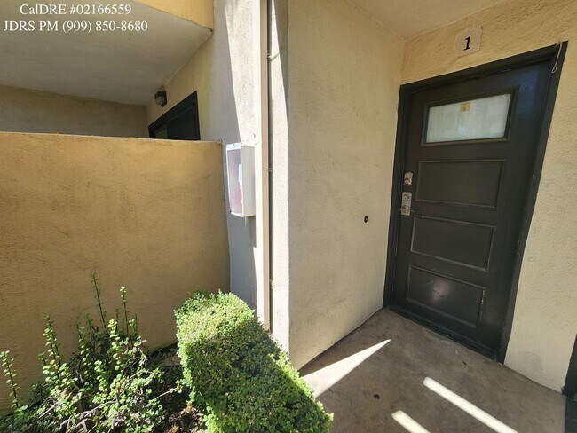 Building Photo - 13115 Le Parc Blvd