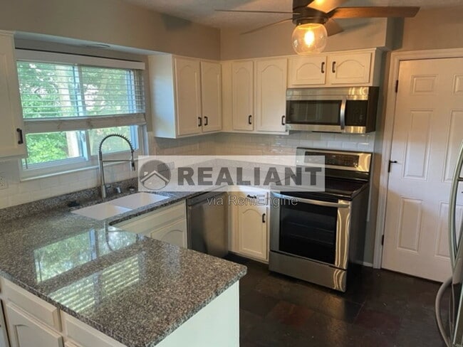 Building Photo - 1778 Promontory Dr