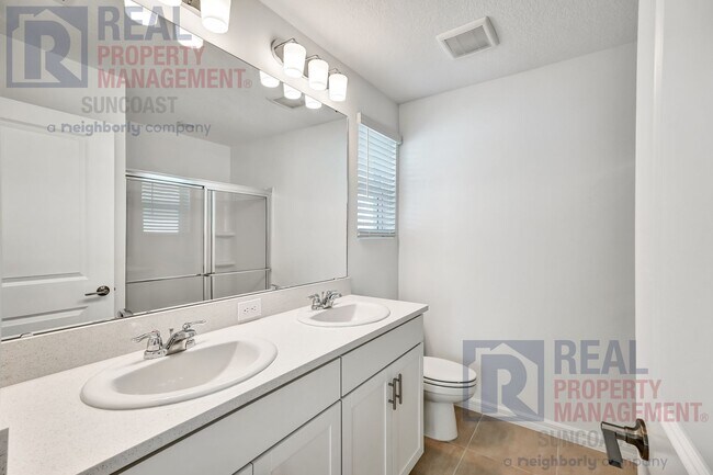 Building Photo - 8700 Daybreak St