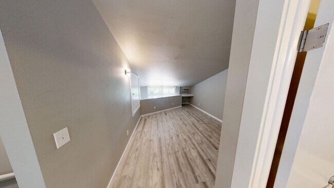 Building Photo - 3460 Madison Ave