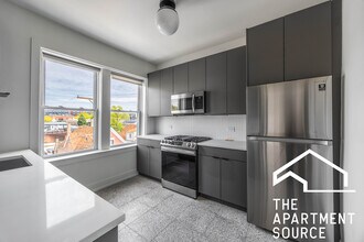 Building Photo - 3049 W Medill Ave