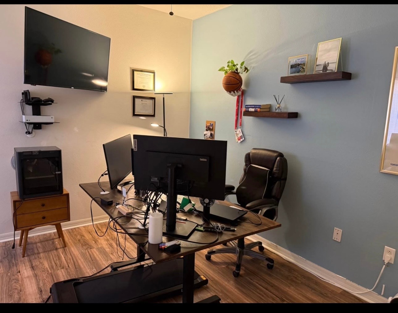 Building Photo - 3572 Parkridge Cir