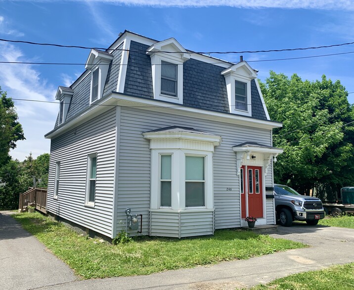 Primary Photo - 246 Elm St