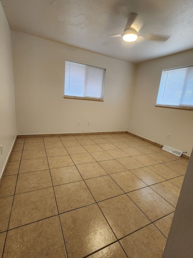 Building Photo - 78th Ave